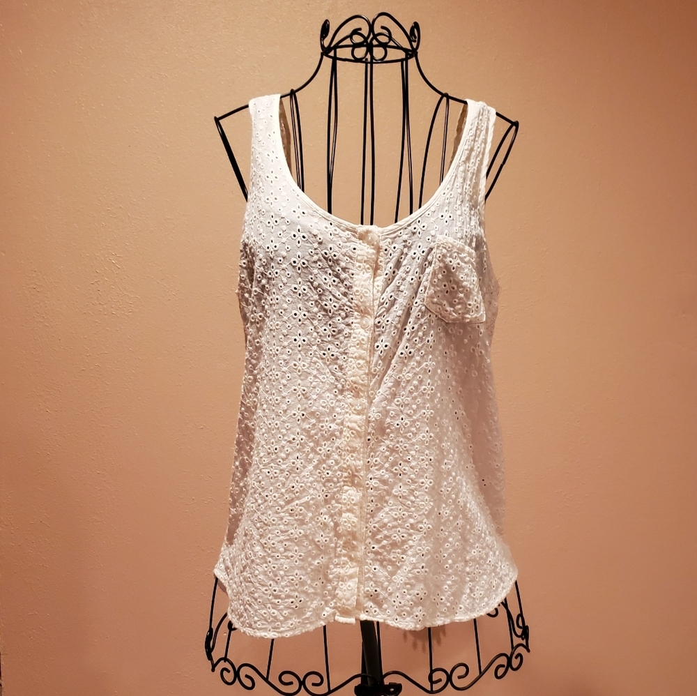 Woman's Off White Eyelet top
